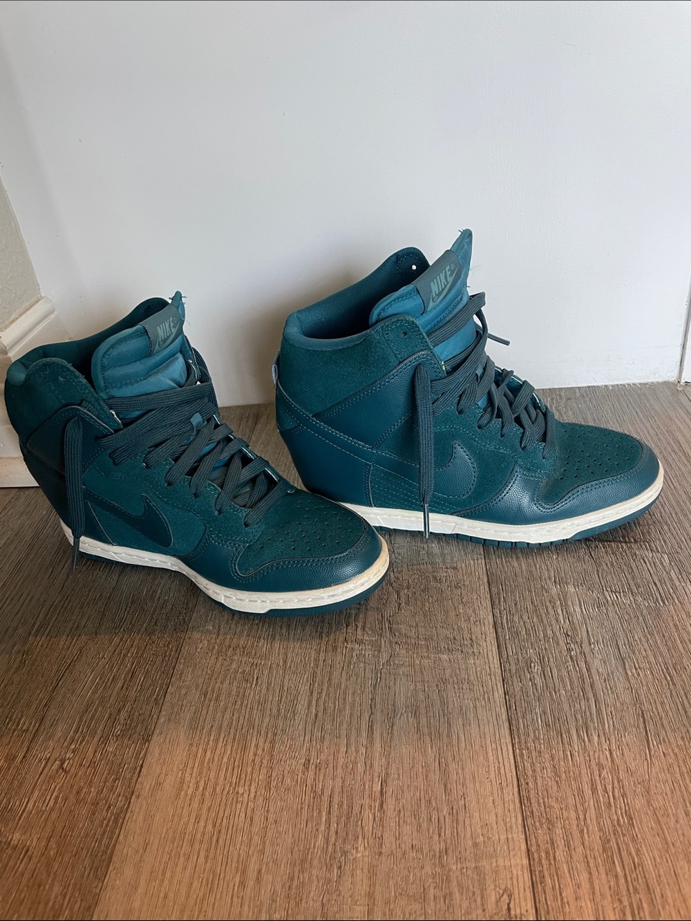 Nike Women’s Dunk Sky High Wedge Teal High-Top Sneakers - Picture 4 of 7